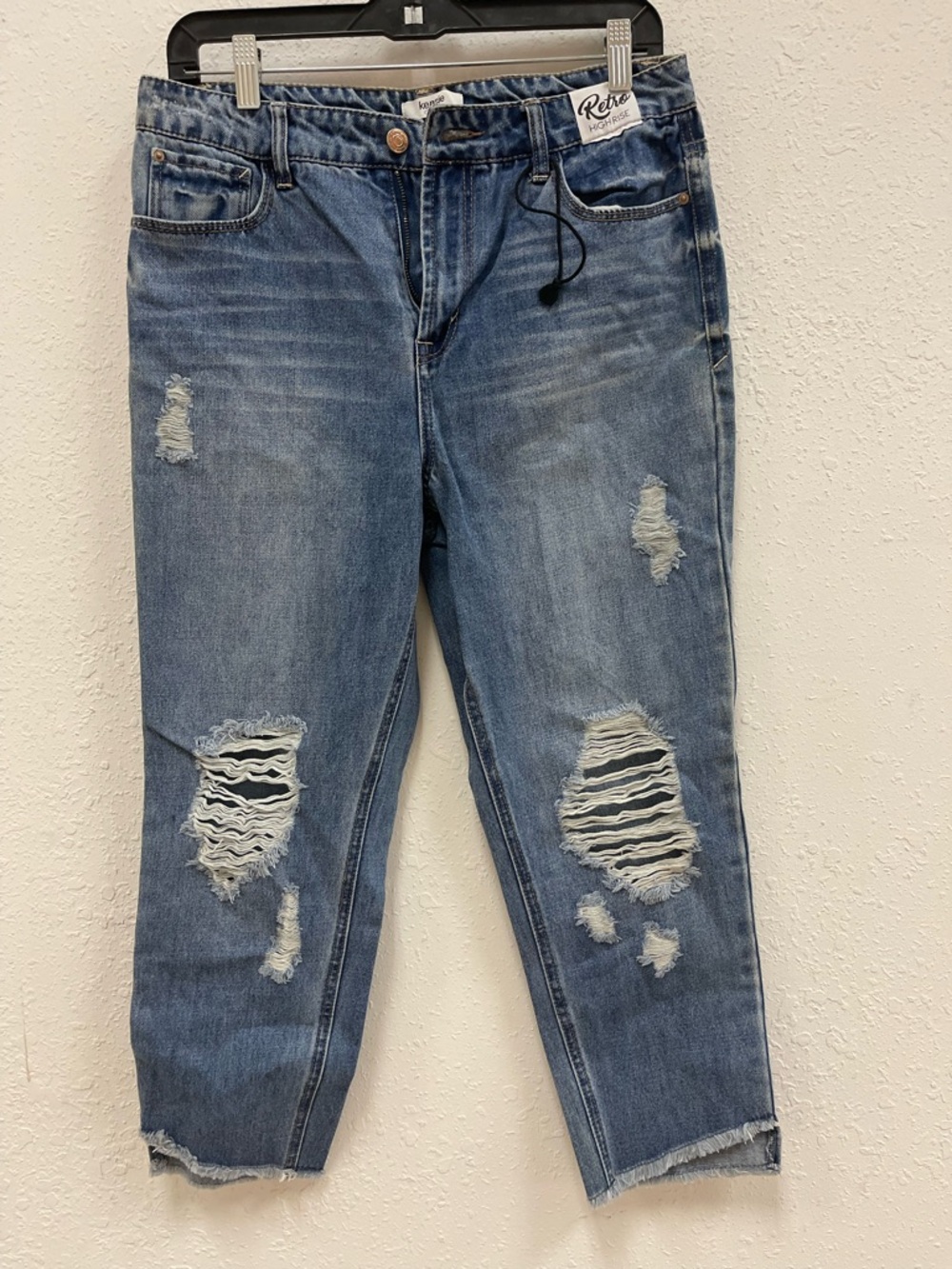 KENSIE Distressed Cropped Jeans - Medium Blue